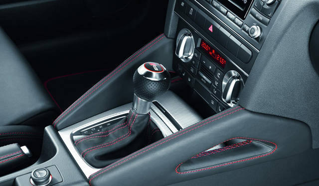 <strong>Audi RS3 Sportback｜アウディ RS3 スポーツバック</strong>