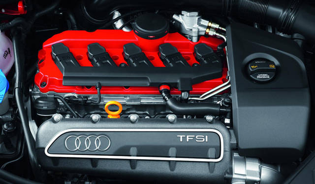 <strong>Audi RS3 Sportback｜アウディ RS3 スポーツバック</strong>