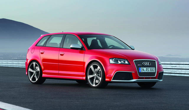 <strong>Audi RS3 Sportback｜アウディ RS3 スポーツバック</strong>