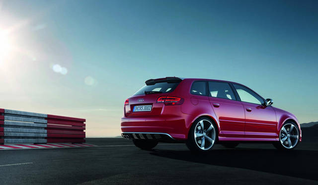 <strong>Audi RS3 Sportback｜アウディ RS3 スポーツバック</strong>
