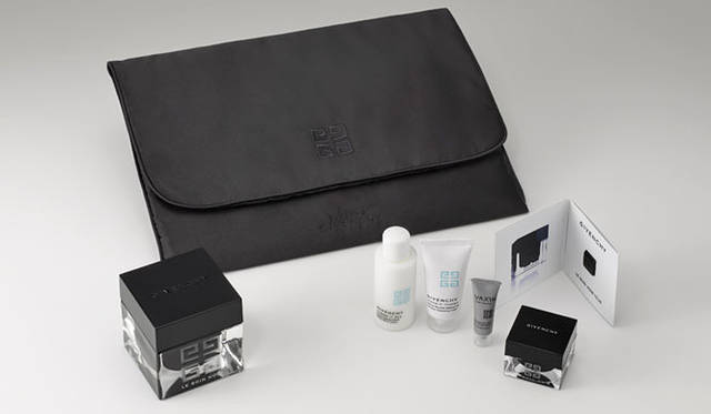 <strong>PARFUMS GIVENCHY│パルファム ジバンシイ</strong>　ソワン ノワール コフレ （12月3日（金）数量限定発売）