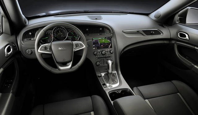 <strong>SAAB｜サーブ 9-4X</strong>