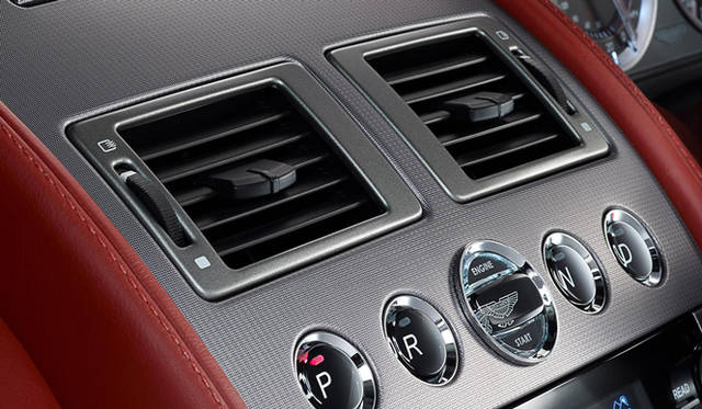 <strong>ASTON MARTIN RAPIDE luxe｜アストンマーティン ラピード リュクス エディション</strong>