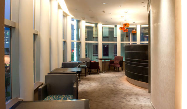 <strong> kinoshita pearl｜木下真珠</strong>　『木下真珠 銀座本店』 3階　VIPスペースと各種イベントが開催される「SALON」