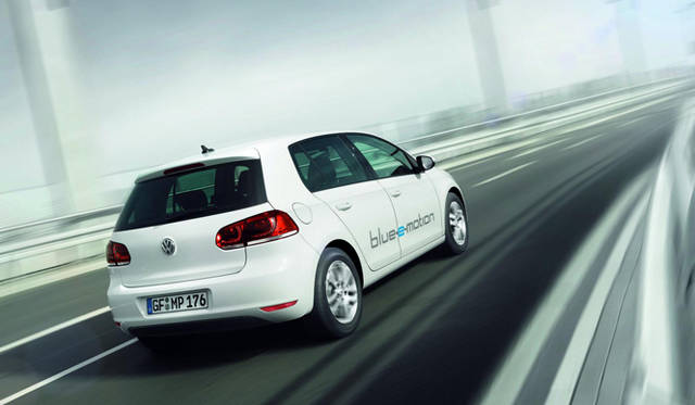 <strong>Volkswagen GOLF blue e-motion｜フォルクスワーゲン ゴルフ ブルー e モーション</strong>