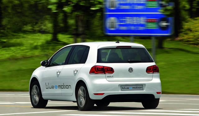 <strong>Volkswagen GOLF blue e-motion｜フォルクスワーゲン ゴルフ ブルー e モーション</strong>