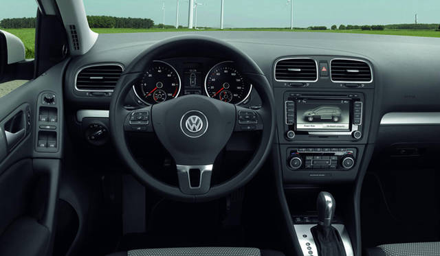 <strong>Volkswagen GOLF blue e-motion｜フォルクスワーゲン ゴルフ ブルー e モーション</strong>