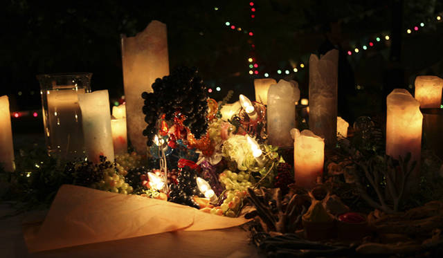 <strong>Twiggy 20th anniversary</strong>　会場のいたるところに、花とキャンドルの装飾がされた。