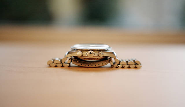 <strong>My Own Watch　第3回｜松浦俊夫</strong> 愛用の時計、オメガ「スピードマスター」のアポロ11号限定モデル。