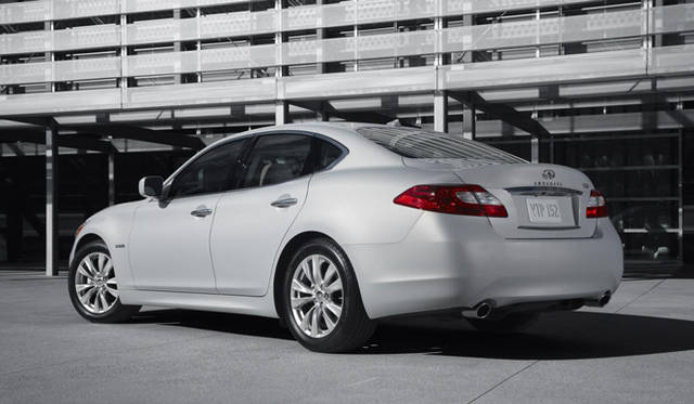 <strong>Infiniti M35h｜インフィニティ M35h</strong>