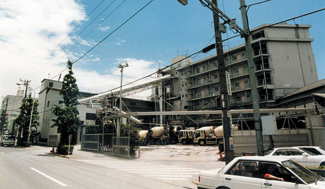 <strong>特集｜OPENERS的ニッポンの女性建築家　貝島桃代</strong>　MIT_生コンアパート