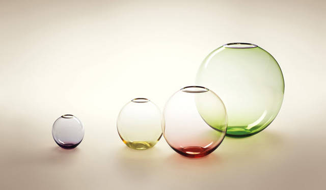 <strong>Asprey｜アスプレイ</strong>　バブル型がモダンなフラワーベース。