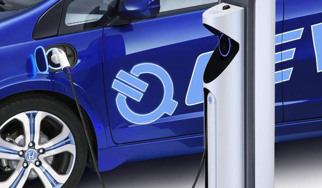 <strong>HONDA Fit EV Concept & Plug-in Hybrid Platform｜ホンダ フィット EVコンセプト&プラグインハイブリッド プラットフォーム</strong>