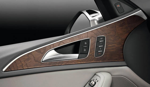 <strong>Audi A6｜アウディ A6</strong>