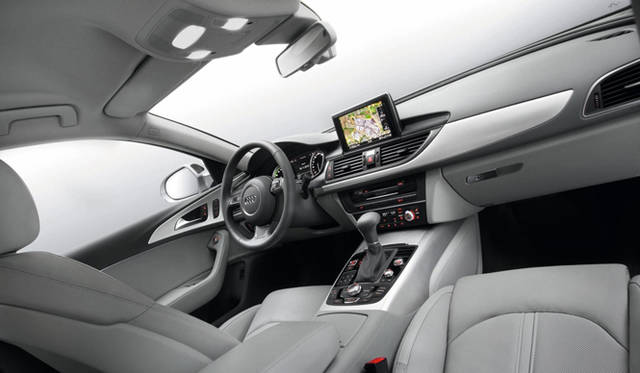 <strong>Audi A6 Hybrid｜アウディ A6 ハイブリッド</strong>