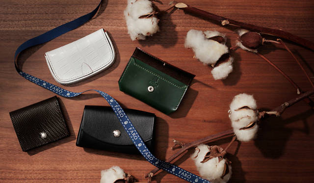 <strong>FARO｜ファーロ　コインケース</strong>　左上から時計回りに、「バーロ／クロコ」 6万3000円、「ゲンメ／コードバン」　1万8900円、「リボルタ／フィンカーフ」 1万6800円、「カセッタ／リザード」 2万5200円