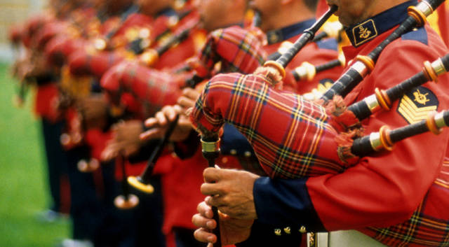 <strong>Scotland General Information｜</strong>　個人の名前でオリジナルのタータンを登録できることは意外に知られていない。いつかはスコットランドでオリジナルタータンを作る旅、なんて経験ができたら最高かもしれない。 