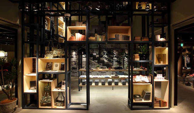 <strong>DIESEL SHIBUYA｜ディーゼル シブヤ</strong>　B1F｜スーベニアコーナー