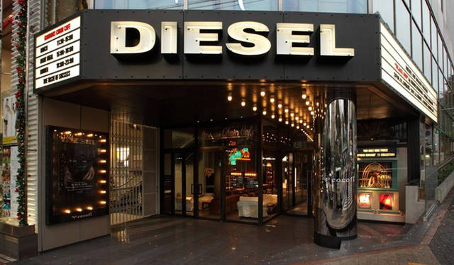 <strong>DIESEL SHIBUYA｜ディーゼル シブヤ</strong>　明治通りに面した外観。