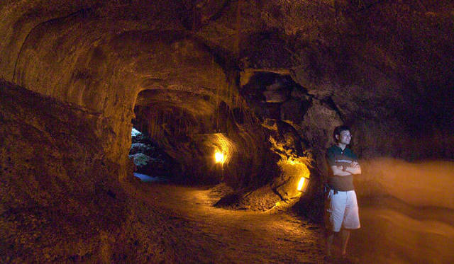 　ボルケーノ　ⓒHawaii’s Big Island Visitor Bureau (BIVB)