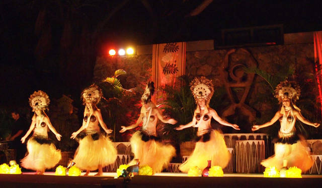 <strong>癒しの力“マナ”のみなぎるビッグアイランドへ</strong>　ルアウショー