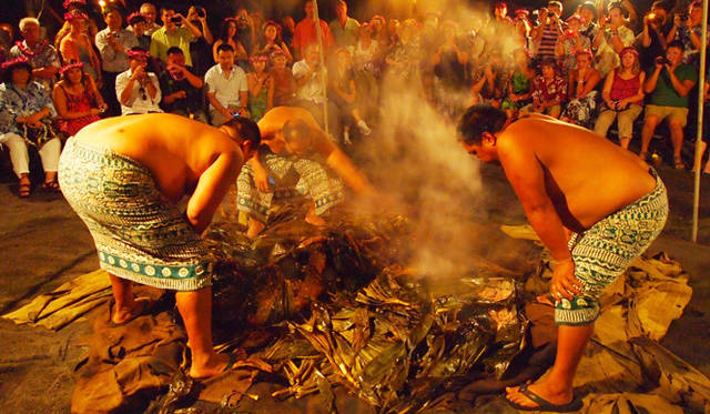 <strong>癒しの力“マナ”のみなぎるビッグアイランドへ</strong>　ルアウショー