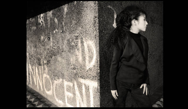 <strong>Twiggy松浦美穂×THREE Rie OMOTO　スペシャル対談（前編）</strong>　松浦さんが当時撮影に参加したEPO（1989年当時、ヴァージンUKと契約していたとき）の撮影風景。　©SATO Koji