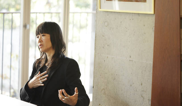 <strong>Twiggy松浦美穂×THREE Rie OMOTO　スペシャル対談（後編）</strong>　「いろんなことを体験しながら、自分のもっている経験袋にためていく。その袋がいっぱいになると、ぐっと構えてバランスが取れるようになる気がします」（Rie OMOTO）