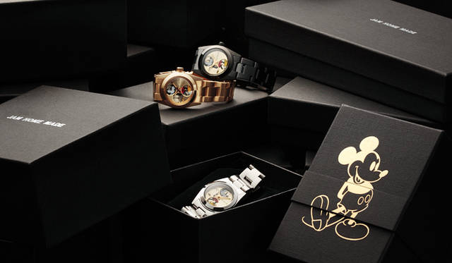 <strong>JAM HOME MADE｜ジャム ホーム メイド</strong>　「SECRET MICKEY WATCH TYPE 4」　各2万2050円　　© Disney