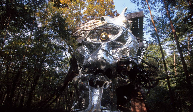 <strong>carnet de jardin</strong>｜vol.1 Le Cyclop（ル・シクロップ）の庭──地球に落ちて来た愛の宇宙船　木漏れ日に輝く瞳。