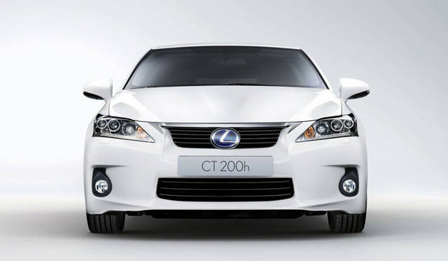 <strong>LEXUS CT200h｜レクサス CT200h</strong>