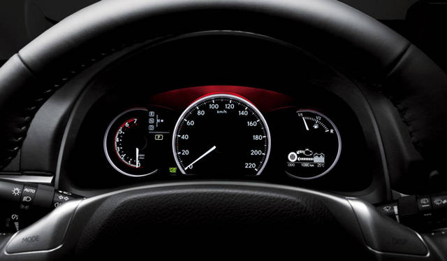 <strong>LEXUS CT200h｜レクサス CT200h</strong>