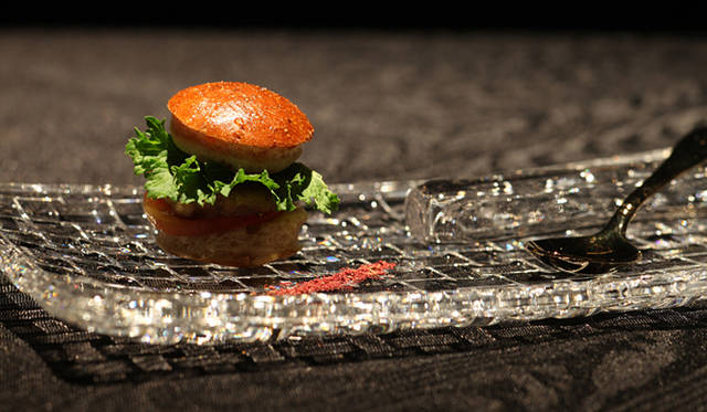 <strong>ルチアーノショー｜LucianoShow</strong>　10階のレストラン 「マイクロパニーニ」