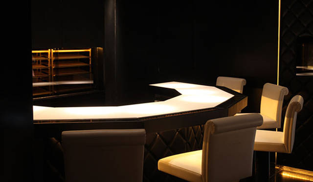 <strong>ルチアーノショー｜LucianoShow</strong>　9階のシガーバー