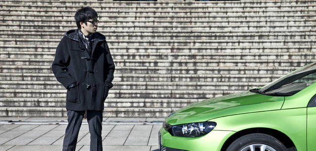 <strong>Scirocco｜シロッコ</strong>　アウター｜DUFFLE COAT 58,800円（LONDON TRADITION×CASH CA　Tel. 03-5464-6061）。