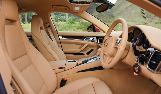 <strong>PORSCHE Panamera｜ポルシェ パナメーラ</strong>