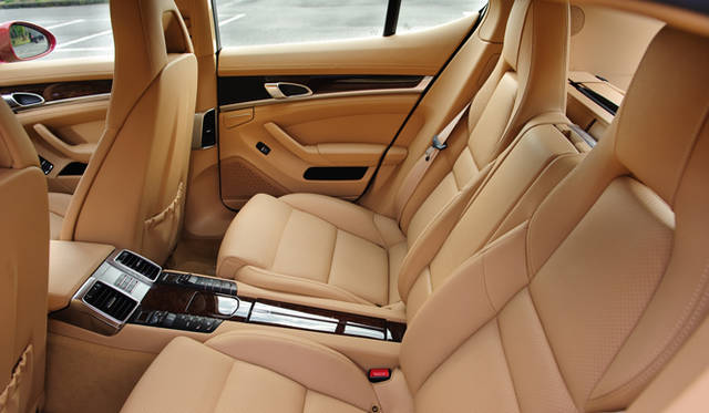 <strong>PORSCHE Panamera｜ポルシェ パナメーラ</strong>