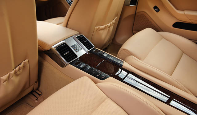 <strong>PORSCHE Panamera｜ポルシェ パナメーラ</strong>