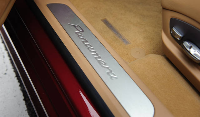 <strong>PORSCHE Panamera｜ポルシェ パナメーラ</strong>