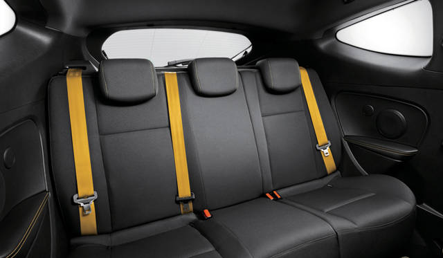 <strong>RENAULT MEGANE RENAULT SPORT｜ルノー メガーヌ ルノー・スポール</strong>　リアシート全景