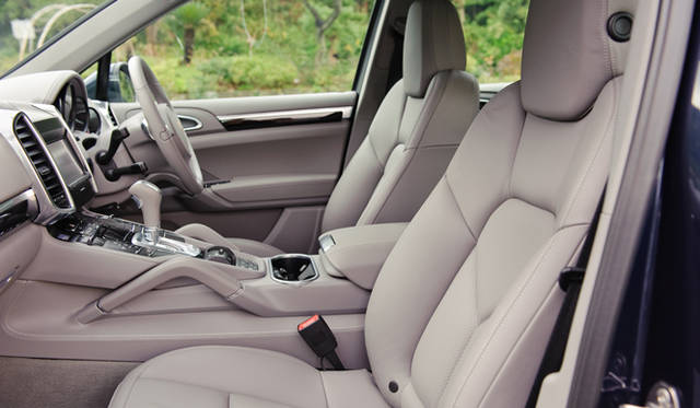 <strong>PORSCHE Cayenne｜ポルシェ カイエン</strong>