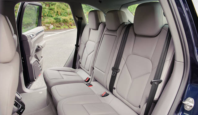 <strong>PORSCHE Cayenne｜ポルシェ カイエン</strong>