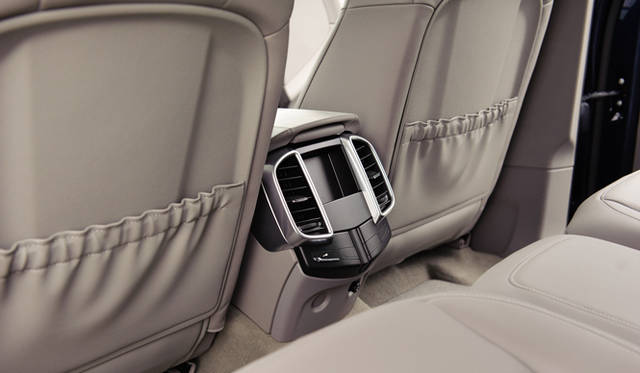 <strong>PORSCHE Cayenne｜ポルシェ カイエン</strong>