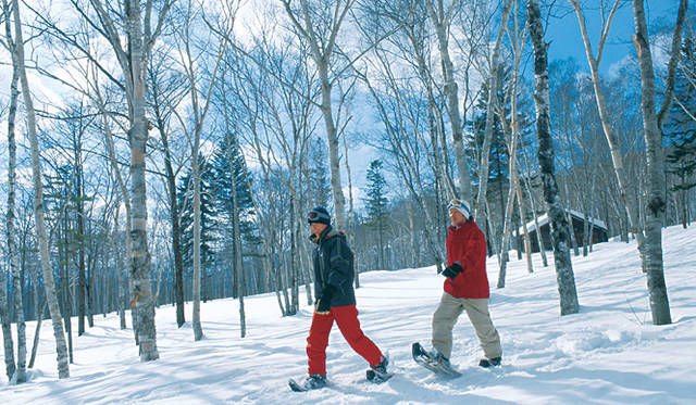 <strong>Club Med Sahoro, Hokkaido</strong>｜クラブメッド北海道（サホロ）がリニューアルオープン！　スキーやスノーボード、雪原を馬に乗って散策できるスノーホーストレッキングといった冬の北海道ならではの雪のアクティビティが目白押し！