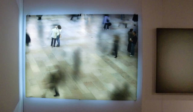 <strong>マシュー的、「Art Basel Miami 2010」レポート</strong>　LEDを用いたアート作品。