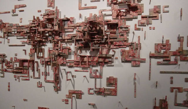 <strong>マシュー的、「Art Basel Miami 2010」レポート</strong>　お金を用いたアート作品。