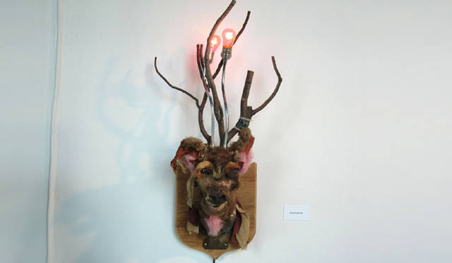 <strong>マシュー的、「Art Basel Miami 2010」レポート</strong>　動物トロフィー作品。