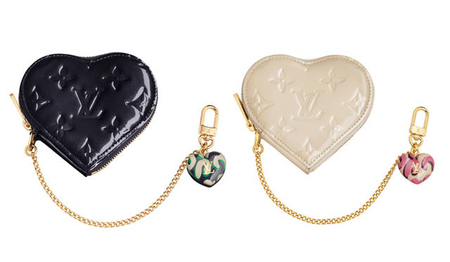<strong>LOUIS VUITTON｜ルイ・ヴィトン</strong>　小銭入れとしてだけでなく、バッグチャームとしてもお薦め。ハート型コインパース「ポルト モネ・クール」 [2011年1月上旬発売] 各5万1450円（ともにルイ・ヴィトン）　©LOUIS VUITTON/AURORE COLIBERT