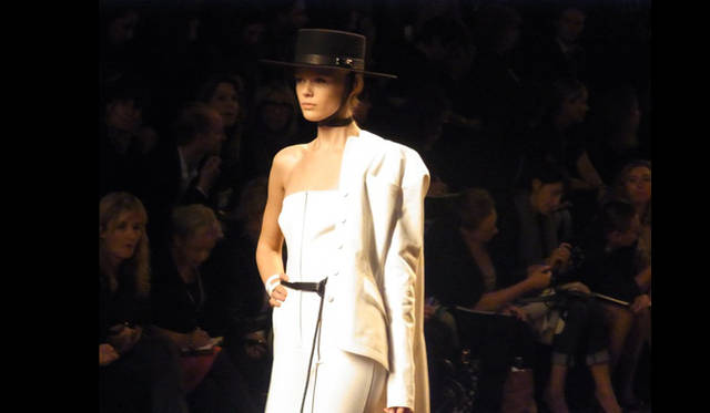 <strong>萩原輝美×島津由行　トレンド対談</strong>　HERMÈS｜エルメス　2011年春夏コレクションより。乗馬というメゾンのルーツに立ち返ったシーズンだった。©HAGIWARA Terumi