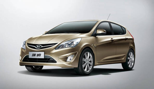 <strong>Hyundai Verna｜ヒュンダイ ベルナ</strong>